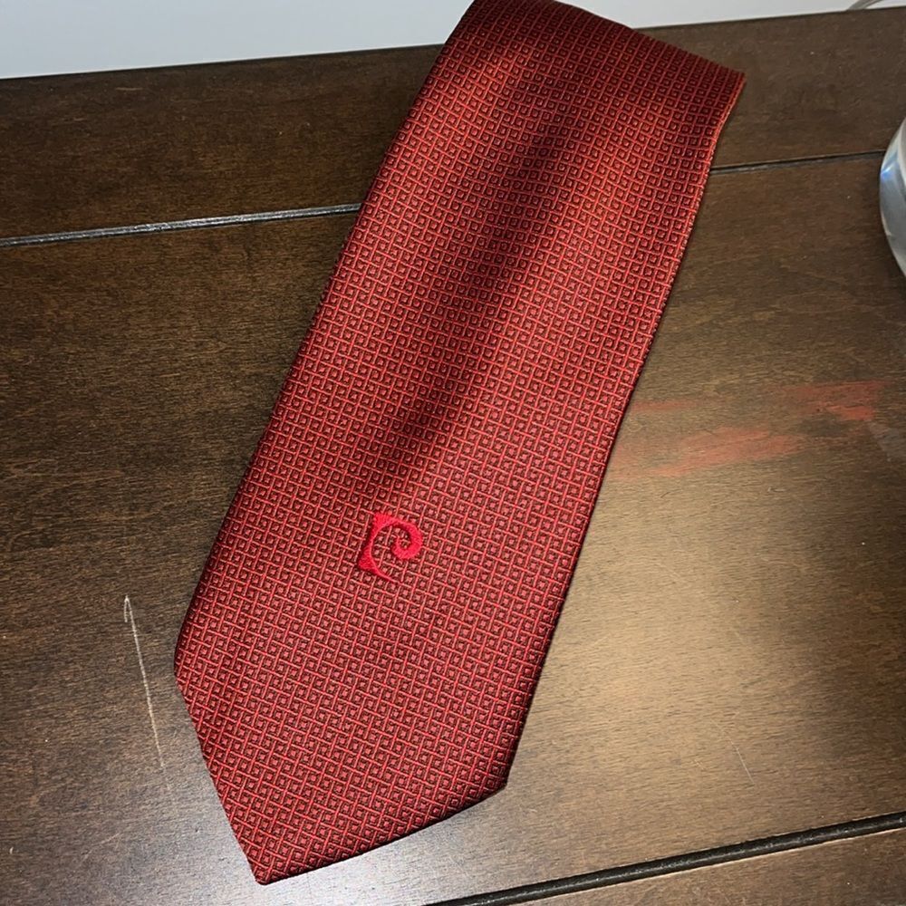Pierre Cardin Retro Thick Red Print 100% Polyester Logo Vintage Neck Tie